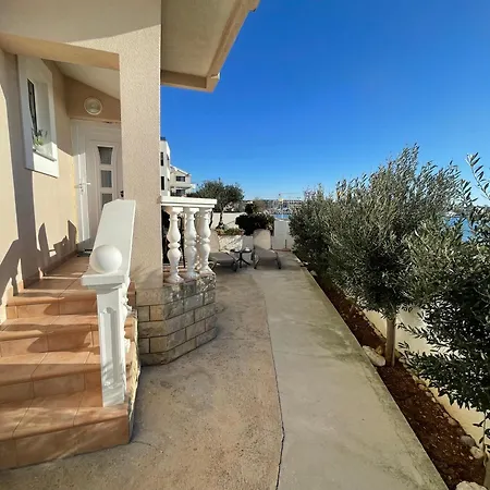 Punta - * زادار